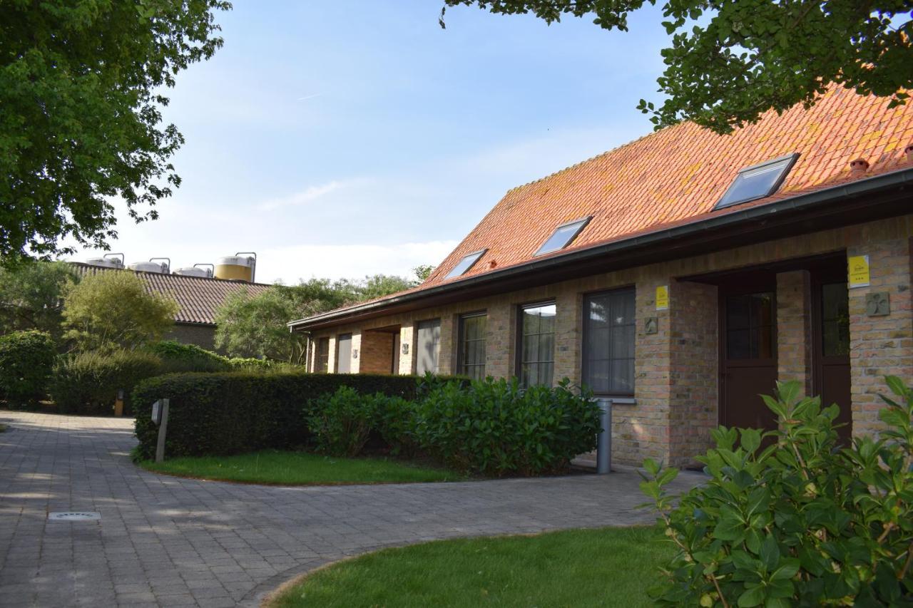 De Meiboom Vakantiehoeve Tot 21 Pers Langemark Exteriör bild